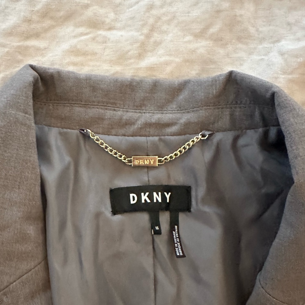 DKNY Classic Grey Blazer - Picture 4 of 6
